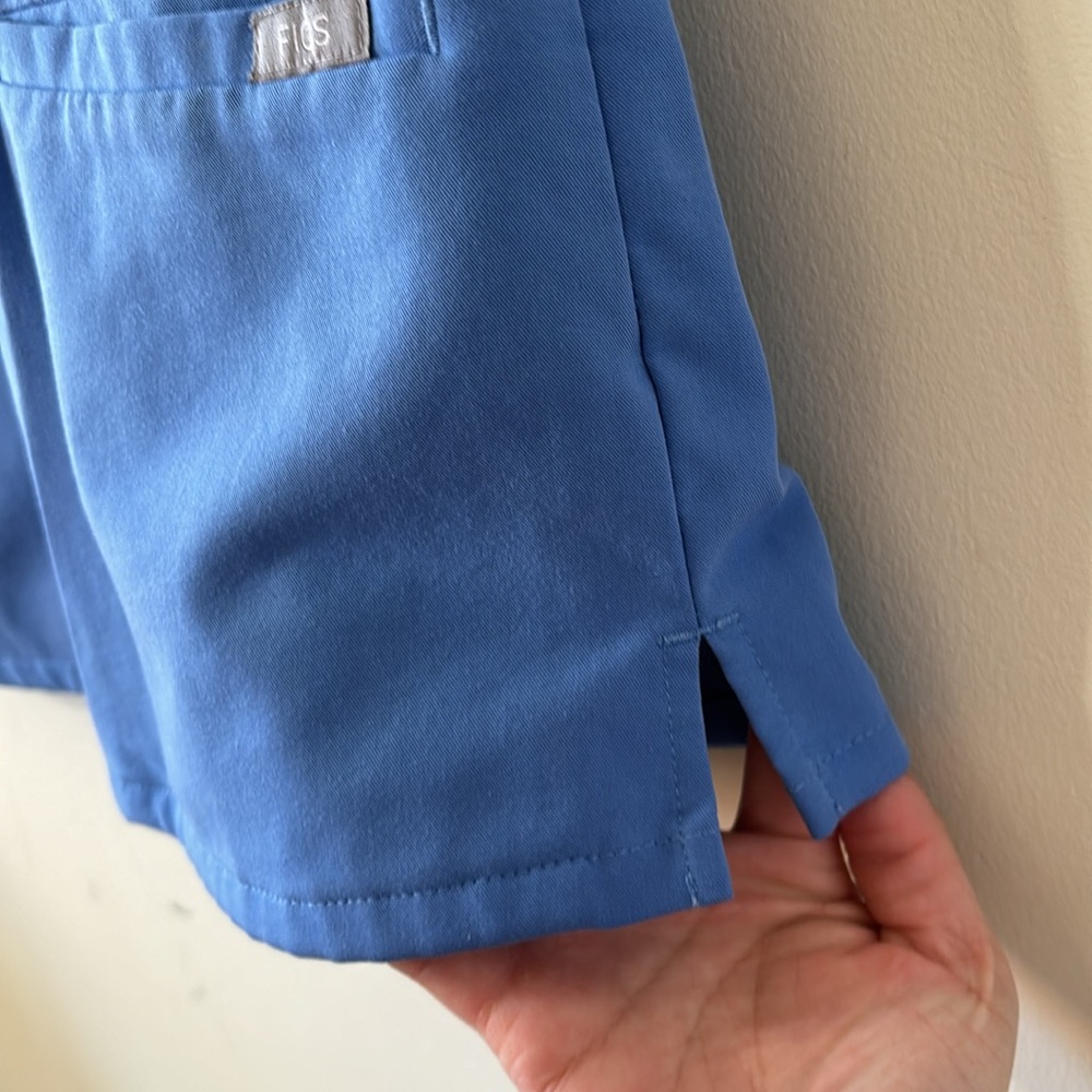 FIGS Casma Three Pocket Scrub Top Capri Blue Size XXS - Picture 5 of 8